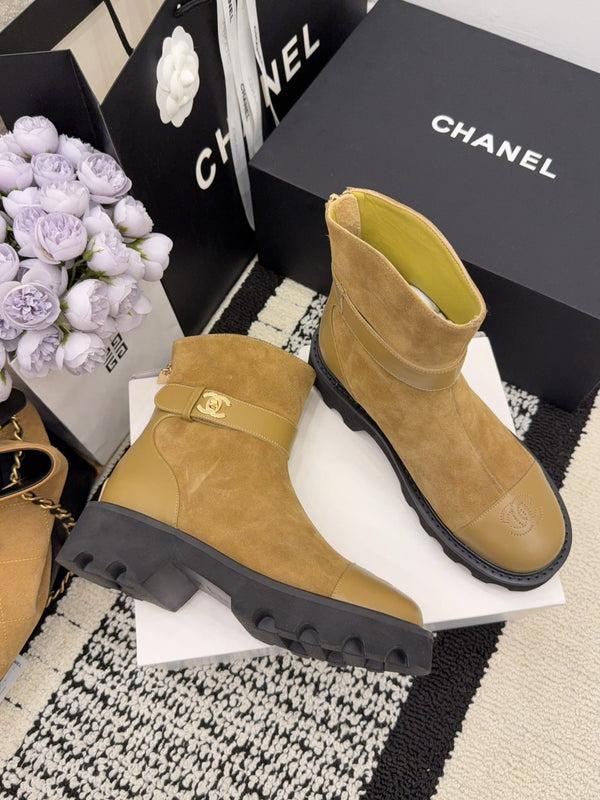 Botte CC 26 avec semelle crantée en cuir suédé marron noir 588679