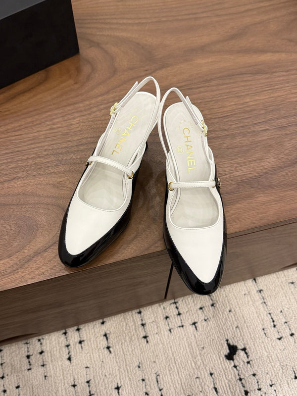CC 26FW Slingback 7.5cm Black White Lambskin Patent Leather 676116