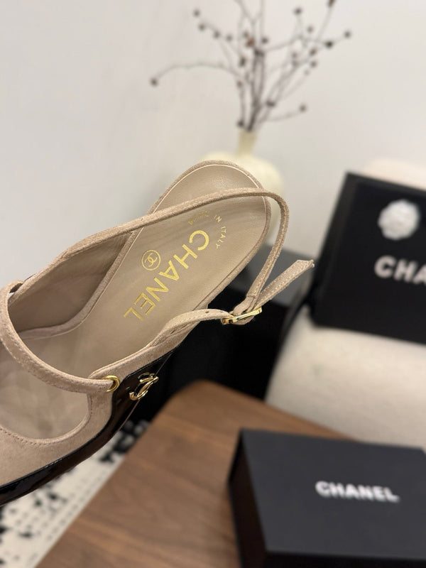 CC 26FW Slingback 7.5cm Beige Black Suede Patent Leather 676120