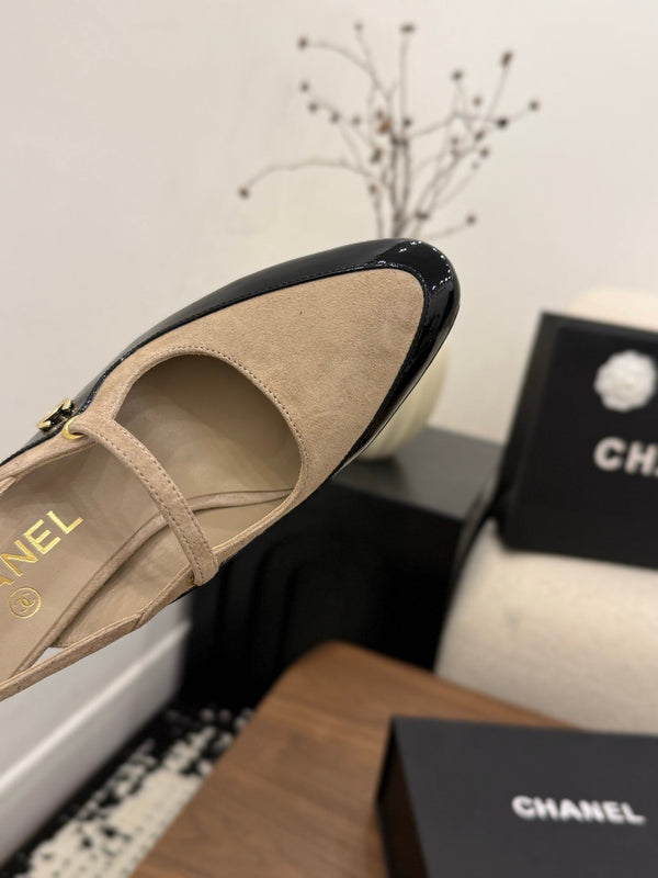 CC 26FW Slingback 7.5cm Beige Black Suede Patent Leather 676120