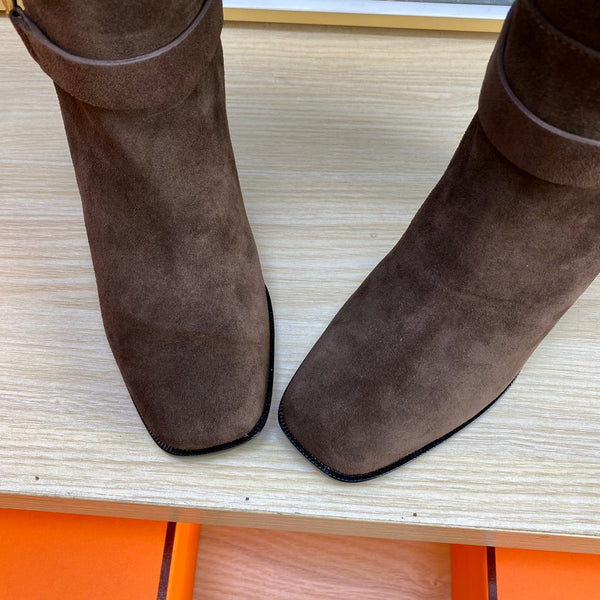 HM Justine Boot In Chocolate Suede 987480