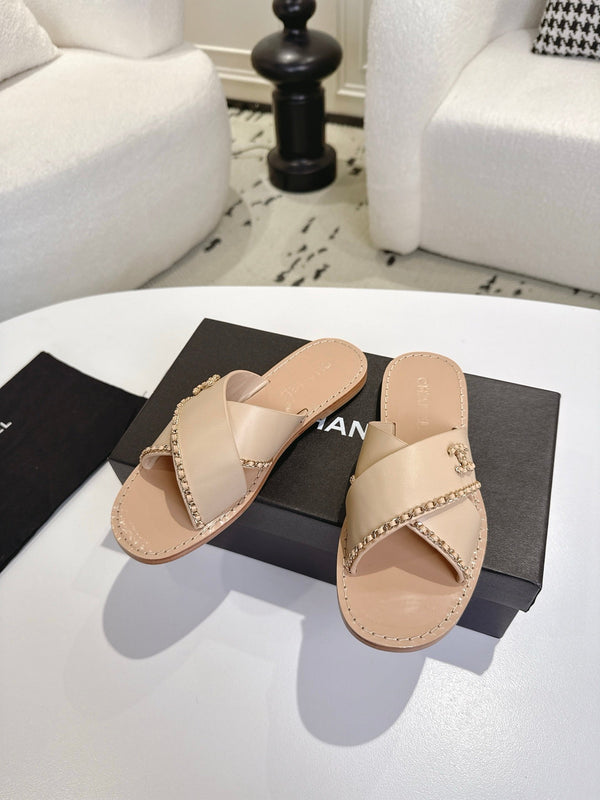 CC Cruise 2025/26 Mules Light Beige Calfskin 570317