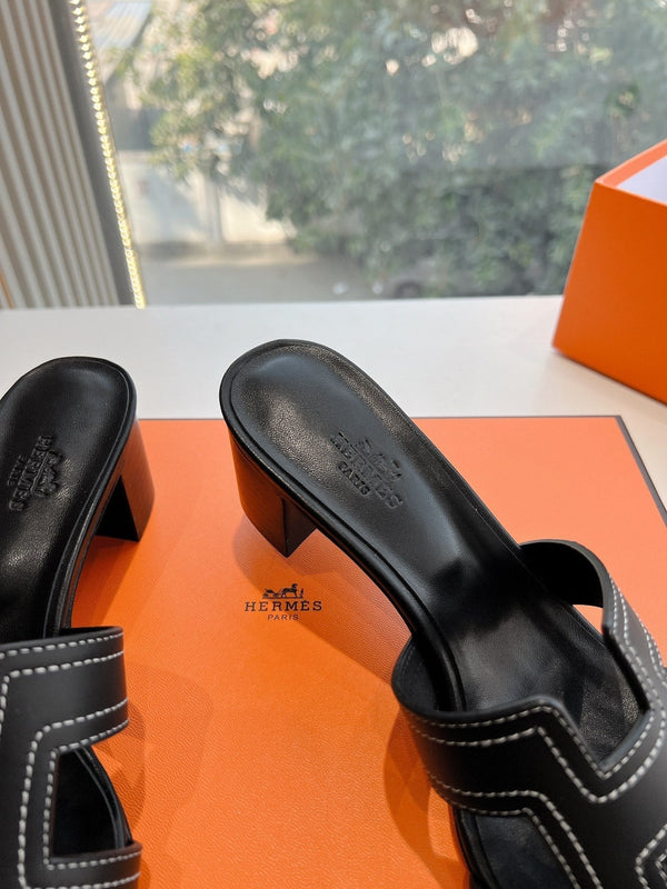 OASIS SANDAL IN BLACK MIX WHITE CALFSKIN