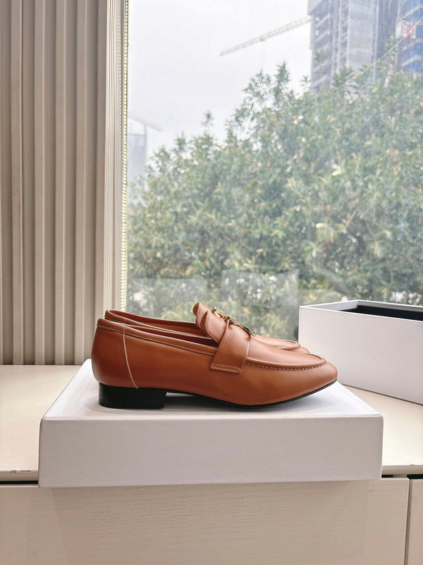 Mocassini CELINE Buckle Triomphe in pelle dorata