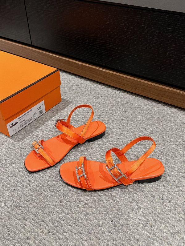 Sandalo romano da donna in pelle di vitello arancione