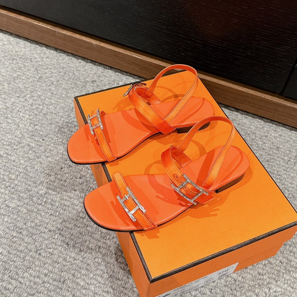 Sandalo romano da donna in pelle di vitello arancione