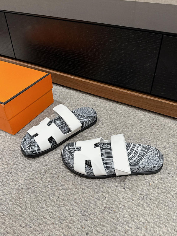 CHYPRE SANDAL WHITE CALFSKIN UNIQUE