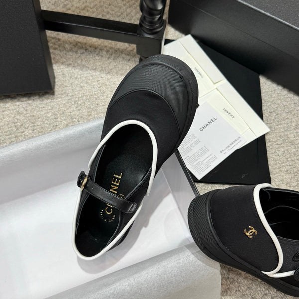 CC 26s Coco Beach Mary Janes Black Fibers Rubber 767080