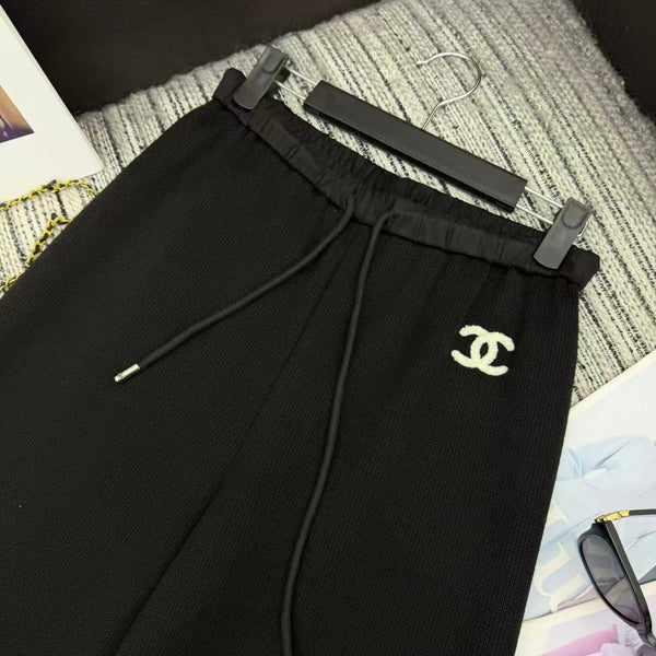 Chanel Pantalon en Laine Noir 2025 318973