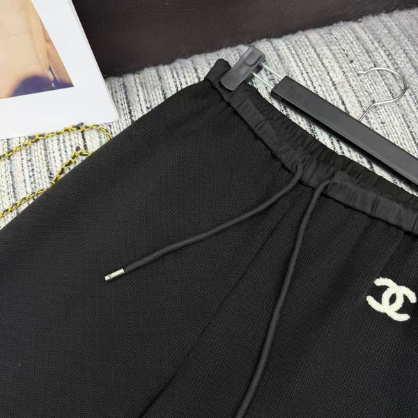 Chanel Pantalon en Laine Noir 2025 318973
