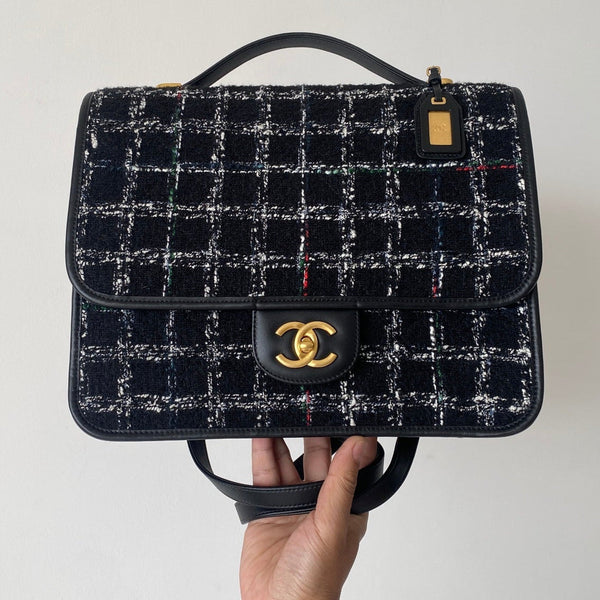 CC 2025 Sac à rabat mini à poignée supérieure en tweed noir