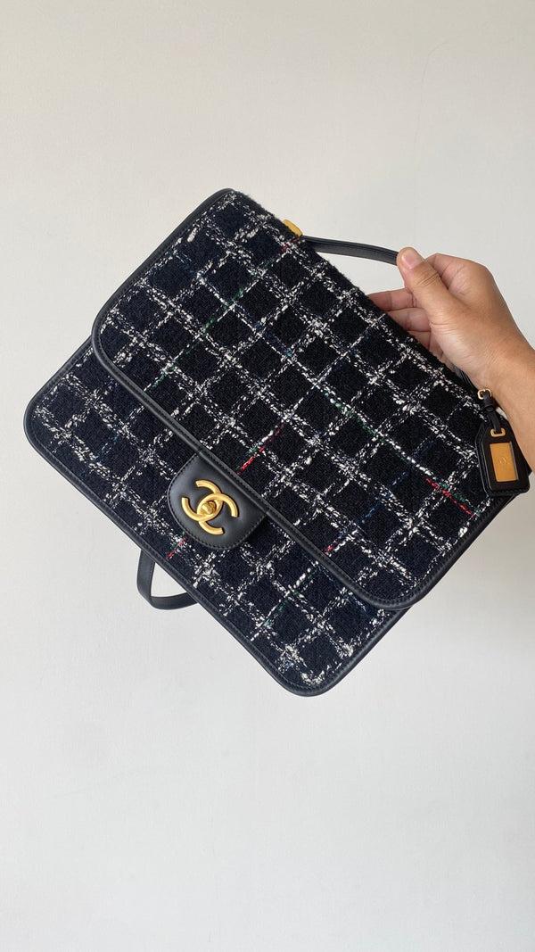 CC 2025 Sac à rabat mini à poignée supérieure en tweed noir