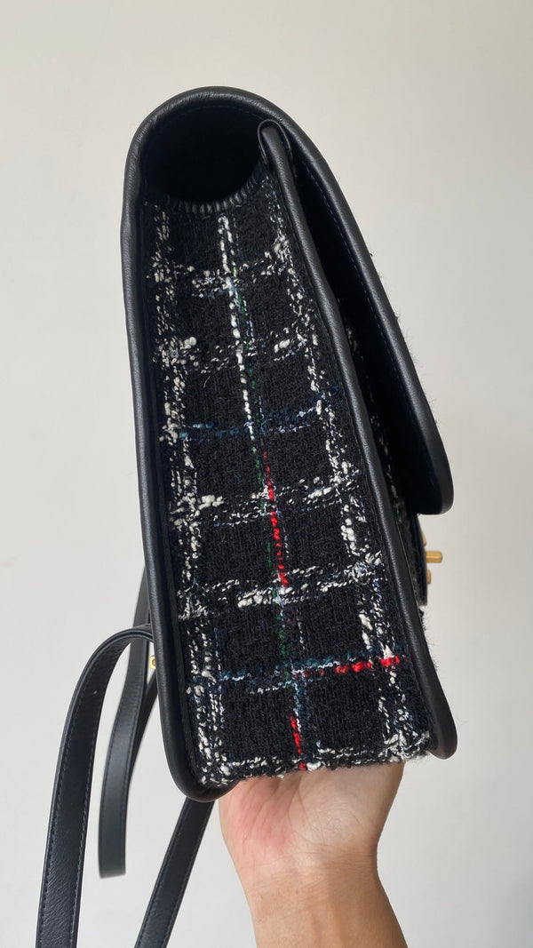 CC 2025 Sac à rabat mini à poignée supérieure en tweed noir
