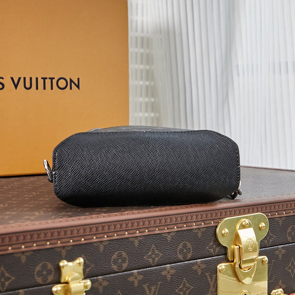 BORSA A TRACOLLA DUO 42 IN TELA MONOGRAM ECLIPSE NERA
