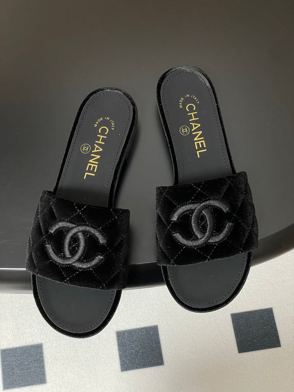 25S Embroidery Double C Mule 15mm Black Velvet 247580