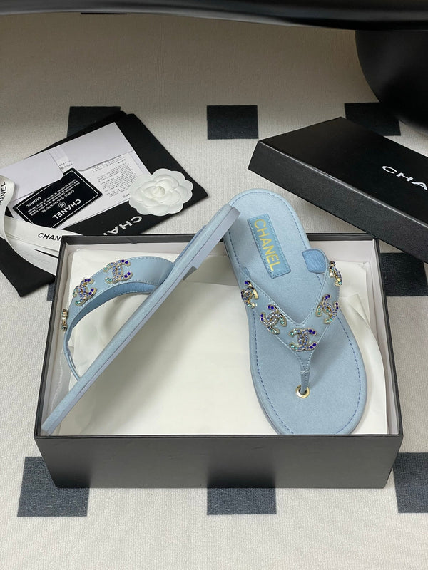 CC 25P Double C 5 Motifs Thongs Sandal Baby Blue Sheepskin 247696