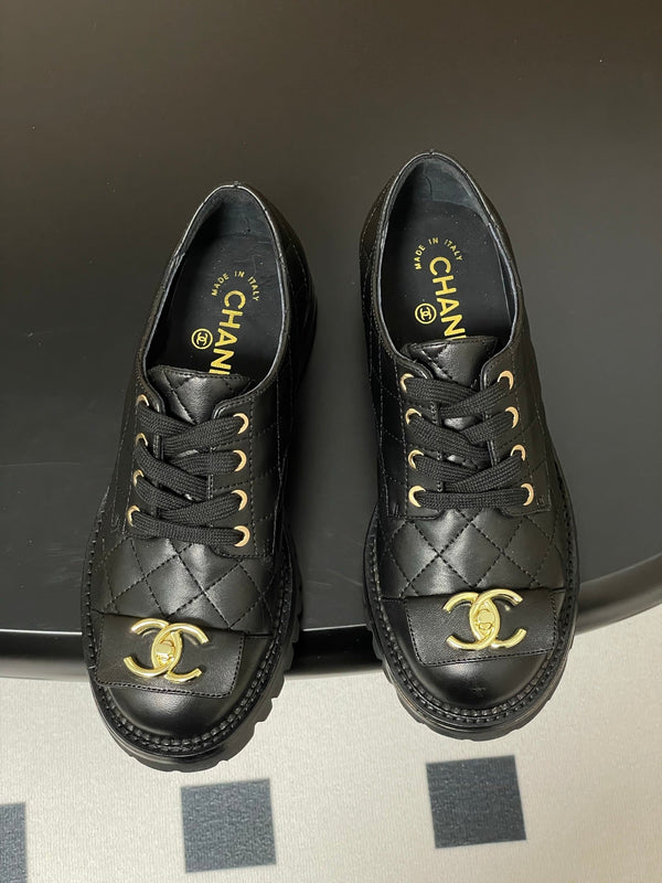 Mocassino con fibbia Double C da 25K, suola spessa, 25 mm, in pelle di agnello nera 247709