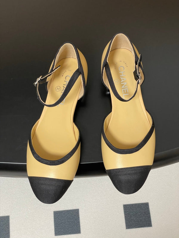CC 25P Small Hollow Mary Jane Beige Sheepskin Black Grosgrain 247724