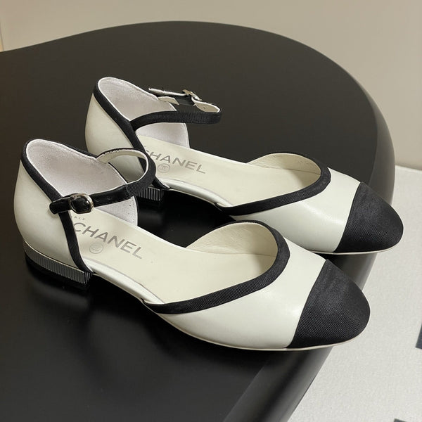 CC 25P Small Hollow Mary Jane White Sheepskin Black Grosgrain 247726