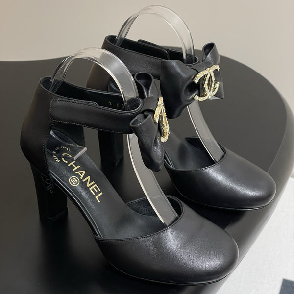 CC 25S Double C Rhinestone Buckle Bow High Heel Pump 85 Black Sheepskin 247573