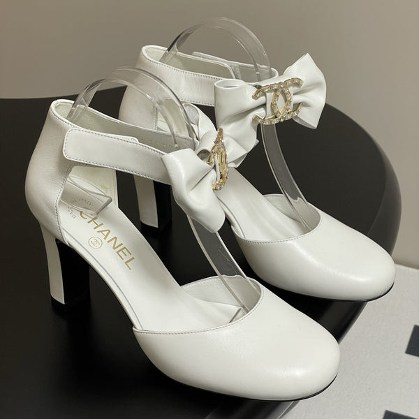 CC 25S Double C Rhinestone Buckle Bow High Heel Pump 85 White Sheepskin 247572
