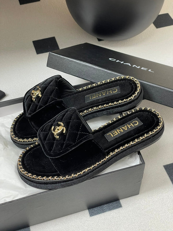CC 25S Chain Ring Edge Buckle Bag Mule Sandal Black Velvet 247585