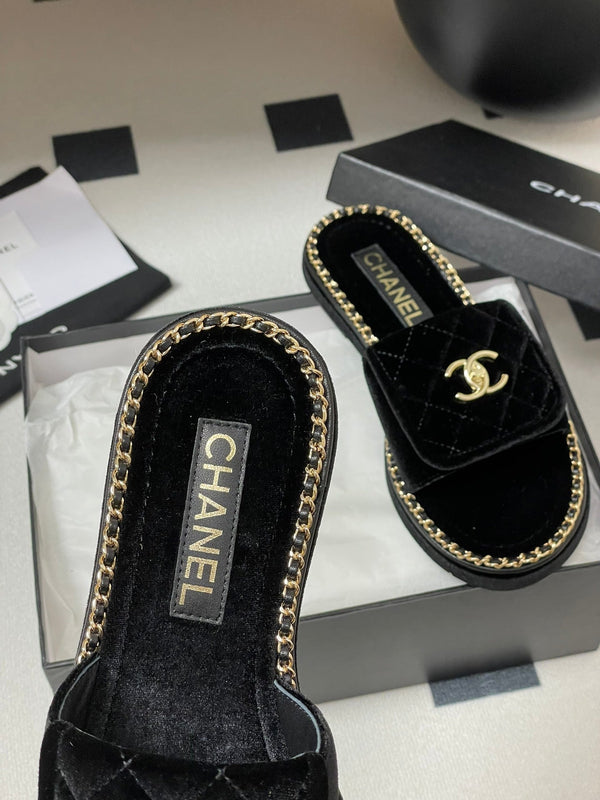 CC 25S Chain Ring Edge Buckle Bag Mule Sandal Black Velvet 247585