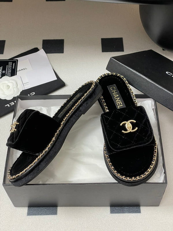 CC 25S Chain Ring Edge Buckle Bag Mule Sandal Black Velvet 247585
