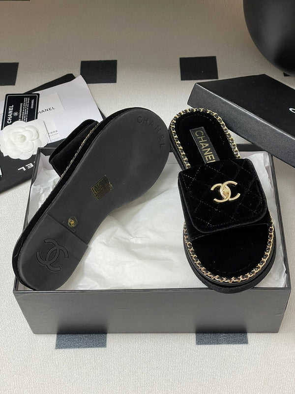 CC 25S Chain Ring Edge Buckle Bag Mule Sandal Black Velvet 247585
