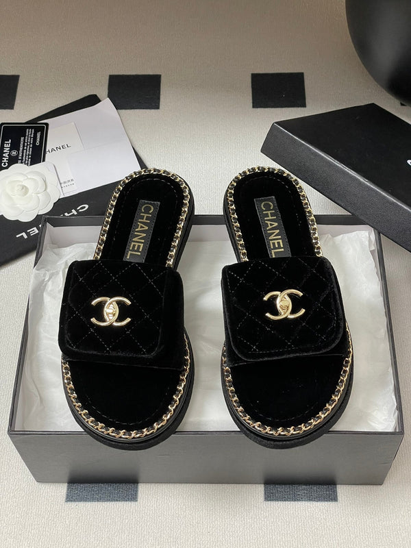 CC 25S Chain Ring Edge Buckle Bag Mule Sandal Black Velvet 247585