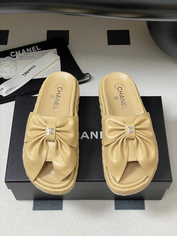 CC 25SS Sandali con suola spessa e fiocco grande in pelle di agnello beige 319706