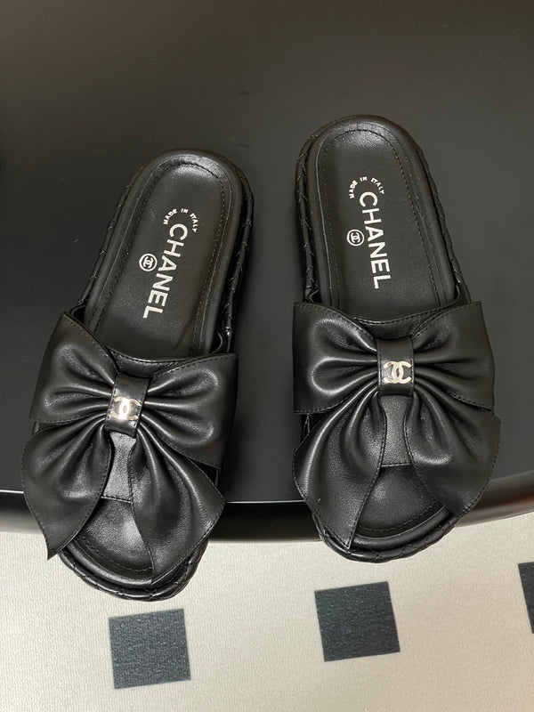 CC 25SS Big Bow Sandali con suola spessa in pelle di agnello nera 319708