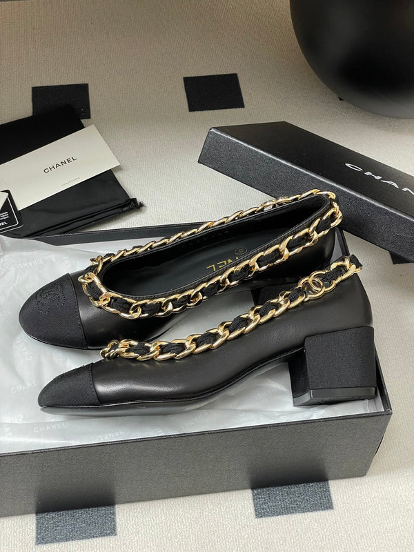 Chanel 25A 55mm Pump Big Chain Double C Black Sheepskin 393815