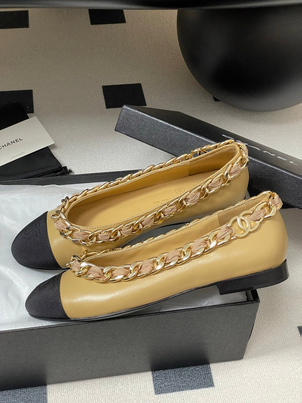 Chanel 25A Ballet Flats Big Chain Double C Beige Black Sheepskin 393818