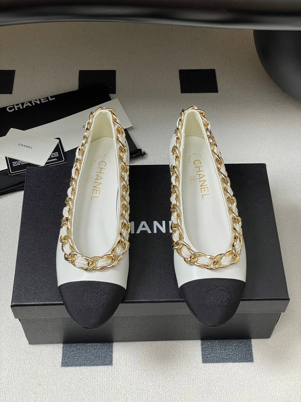 Chanel 25A Ballet Flats Big Chain Double C White Black Sheepskin 393819