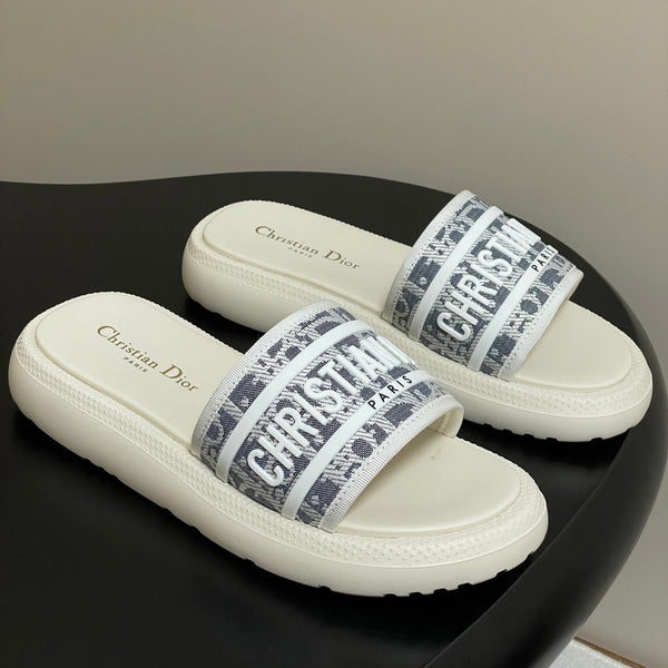 CD 25 Slippers White Gray Fabric 394062