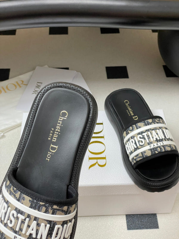 CD 25 Slippers Black White Fabric 394063