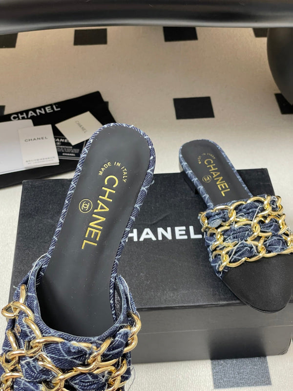 CC 25B Chain Closed Toe Flat Mule Navy Blue Denim 393886