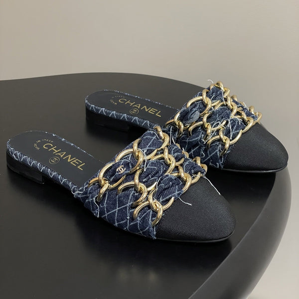 CC 25B Chain Closed Toe Flat Mule Navy Blue Denim 393886