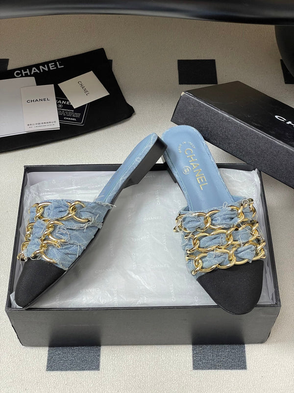 CC 25B Chain Closed Toe Flat Mule Light Blue Denim 393887