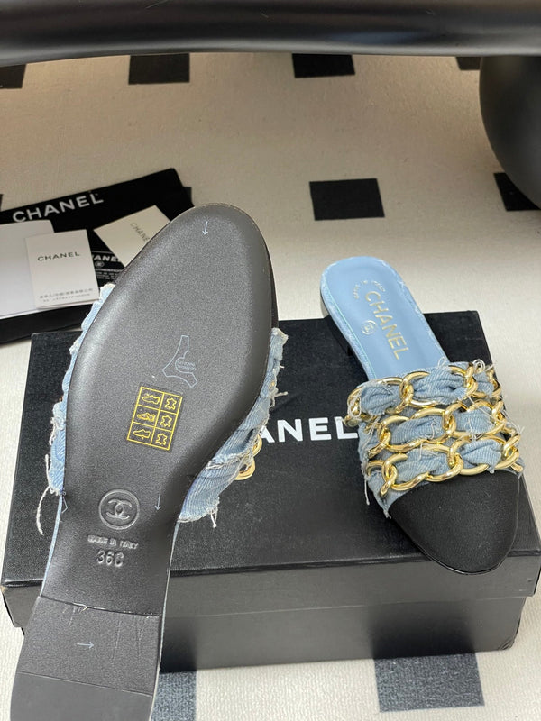 CC 25B Chain Closed Toe Flat Mule Light Blue Denim 393887