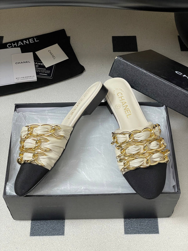 CC 25B Chain Closed Toe Flat Mule Ivory Sheepskin 393889