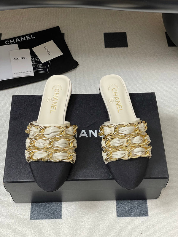 CC 25B Chain Closed Toe Flat Mule Ivory Sheepskin 393889