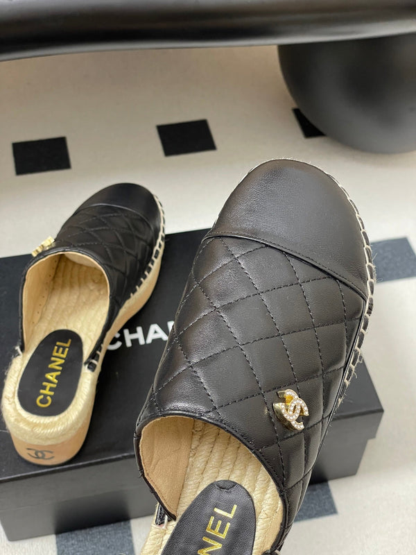 CC 25A Clog Slippers 40mm Black Quilted Lambskin 393951