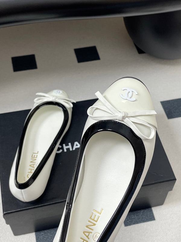 CC 25A Small Bow Ballet Flats White Mix Black Sheepskin 393966