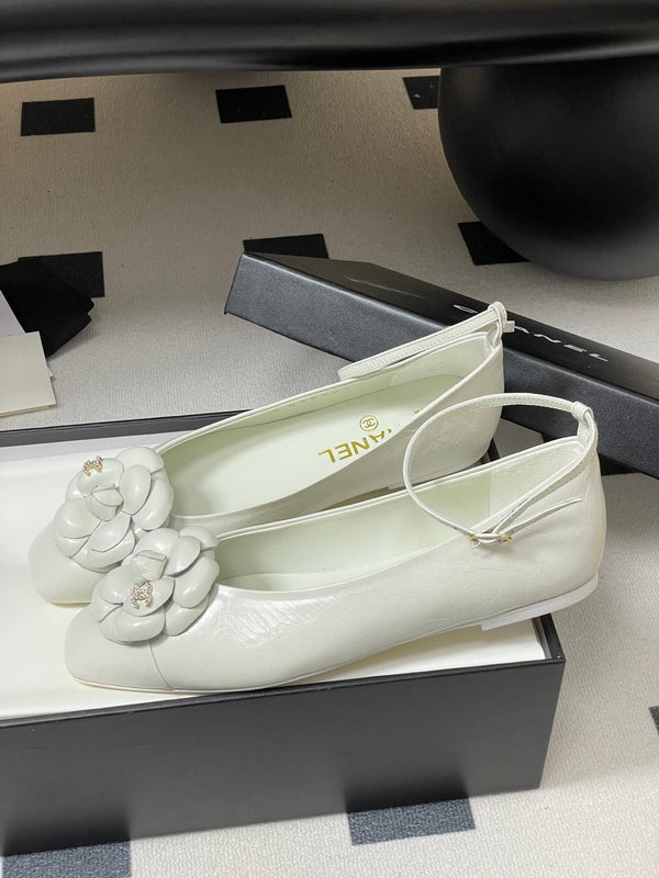 CC 25s Métiers d’art Ballet flats 10mm White Cowhide 413308