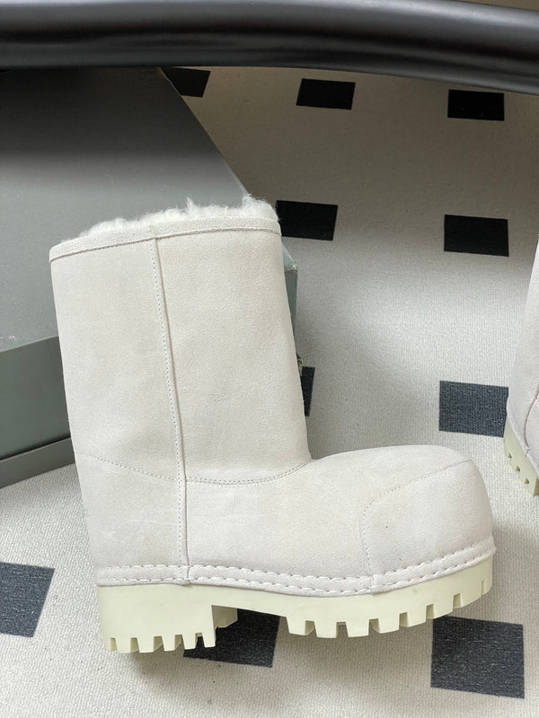 Balenciaga Low Snow Boots White Suede 535035