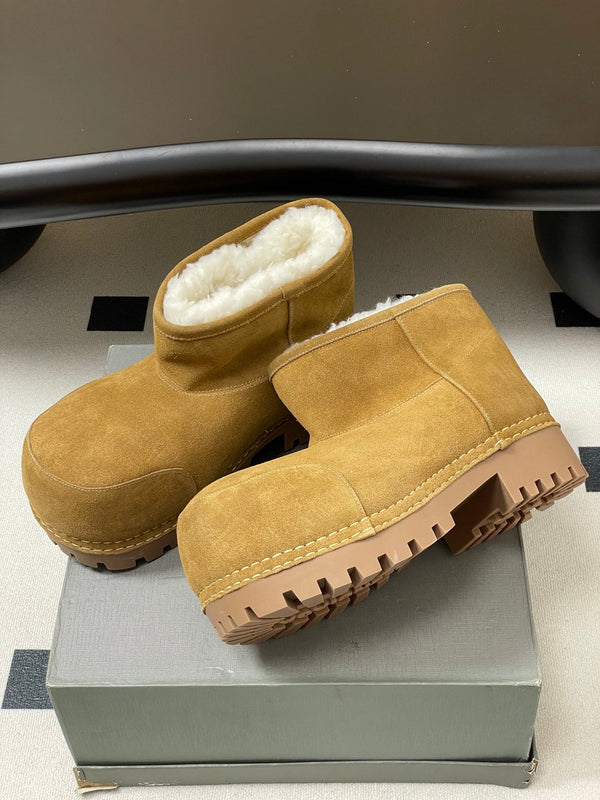 Balenciaga Snow Boots Beige Suede 535037