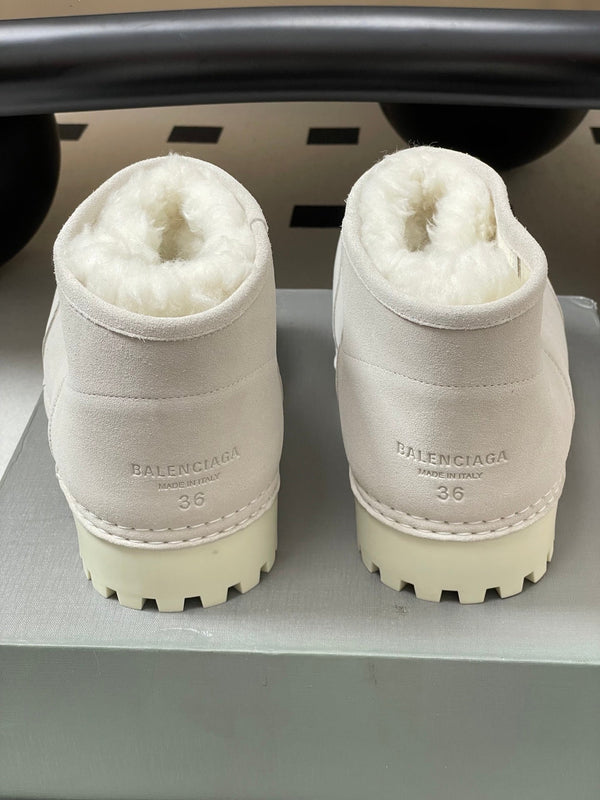 Balenciaga Snow Boots White Suede 535038