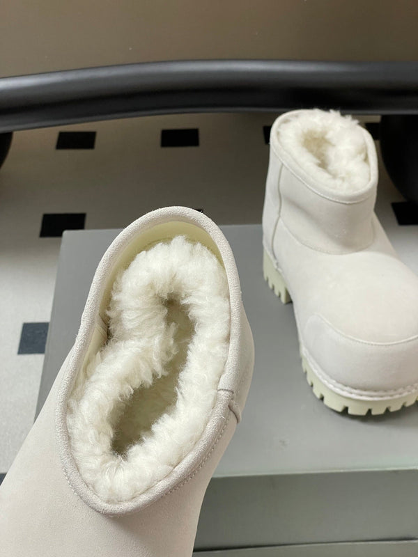 Balenciaga Snow Boots White Suede 535038